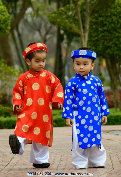 Áo dài trẻ em ở Sài Gòn vô cùng đa dạng về mẫu mã